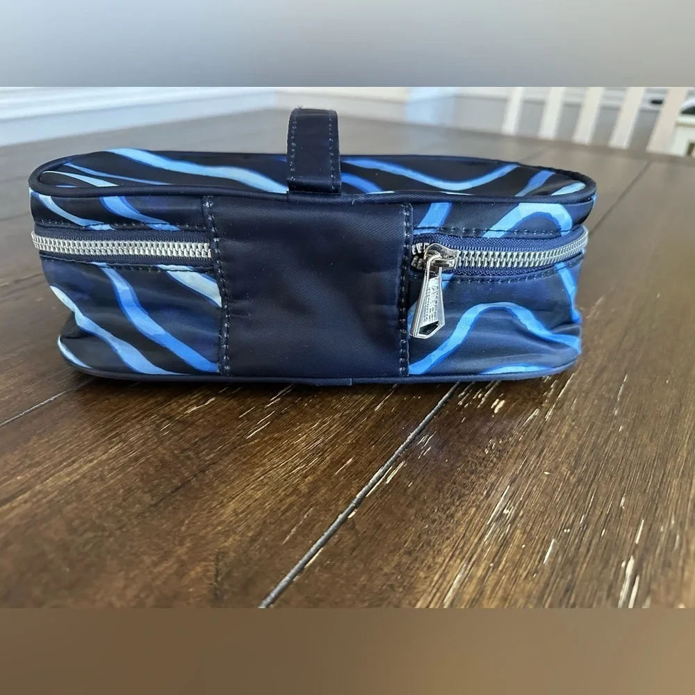 Aimee Kestenberg Blue Streaks Cosmetic Zip around Make-Up Case